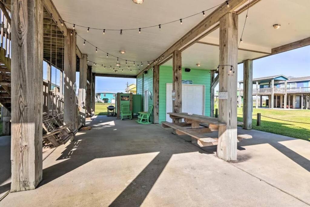 Coastal Heaven - Crystal Beach Relaxing Beach Home Bolivar Peninsula Exterior photo